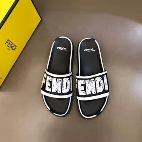 FENDI芬迪   鞋面为3D打印牛皮经典男士拖鞋