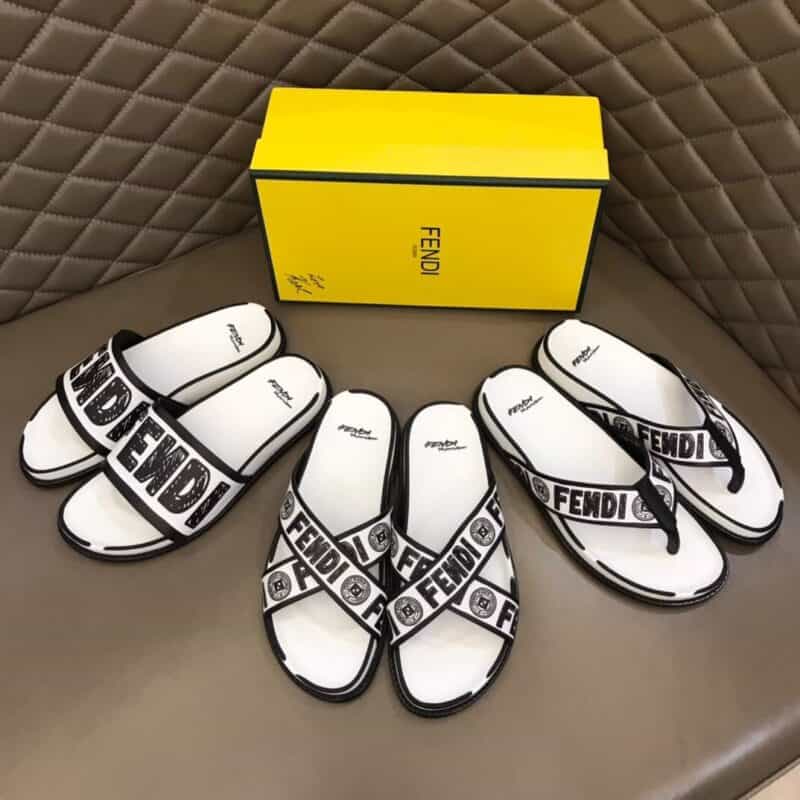FENDI芬迪   鞋面为3D打印牛皮经典男士拖鞋
