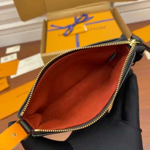 Louis Vuitton LV Mini Pochette Accessoires手拿包 M80732