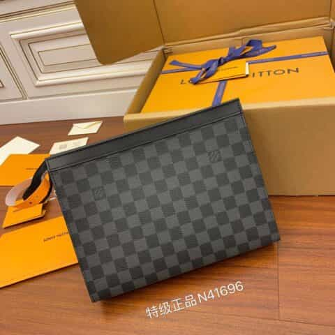 Louis Vuitton LV Pochette Voyage黑格中号手拿包 N41696