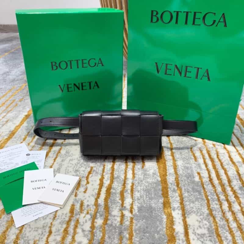 Bottega Veneta葆蝶家  The Belt Cassttte腰包 639367黑色