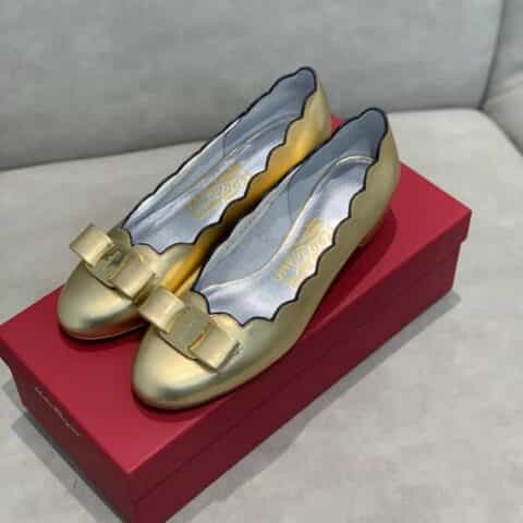 SF salvatore Ferraga*o  菲拉*慕2021新款vara系列扇形波浪边浅口单鞋