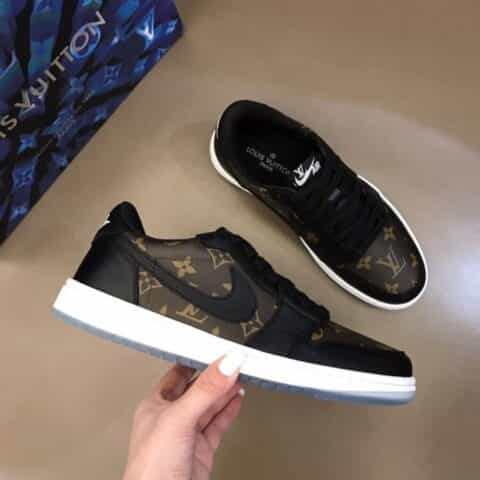 L.v& Nike    由小牛皮制成联名系带低帮运动鞋