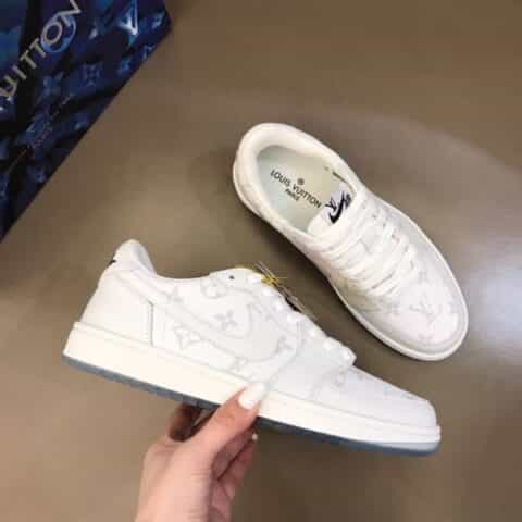 L.v& Nike    由小牛皮制成联名系带低帮运动鞋