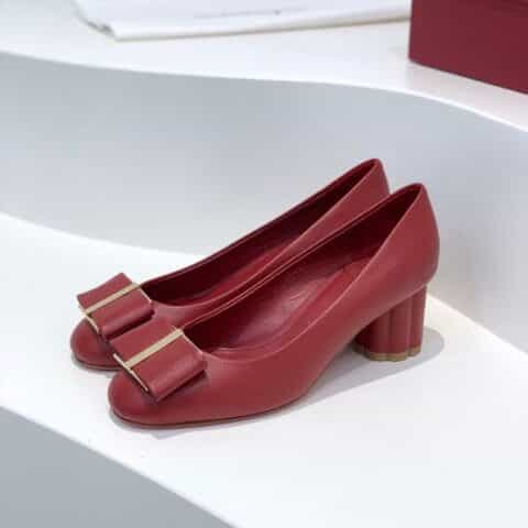 SF salvatore Ferraga*o  菲拉*慕全新vara超大蝴蝶结圆头梅花跟高跟鞋