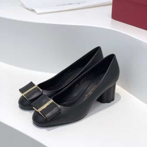 SF salvatore Ferraga*o  菲拉*慕全新vara超大蝴蝶结圆头梅花跟高跟鞋
