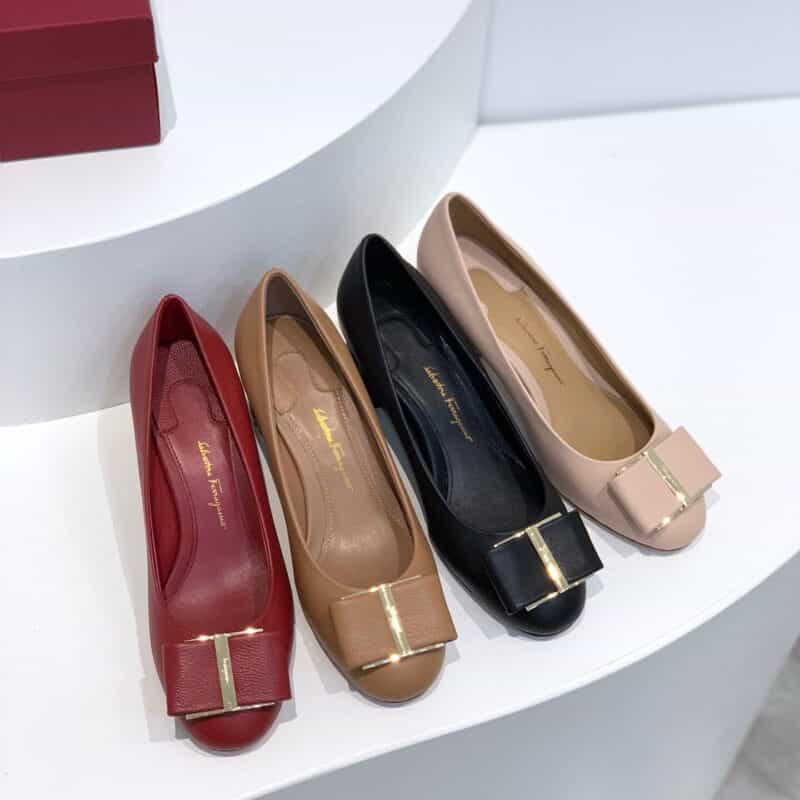 SF salvatore Ferraga*o  菲拉*慕全新vara超大蝴蝶结圆头梅花跟高跟鞋