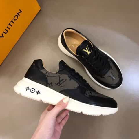 LV/路易威登   黑色/白色牛皮拼接Monogram印花面男士高端休闲运动鞋