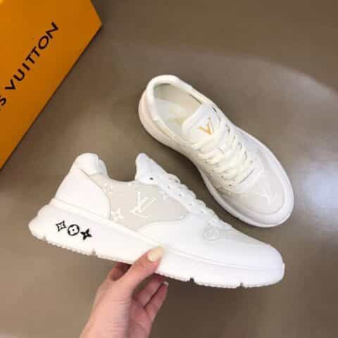 LV/路易威登   黑色/白色牛皮拼接Monogram印花面男士高端休闲运动鞋