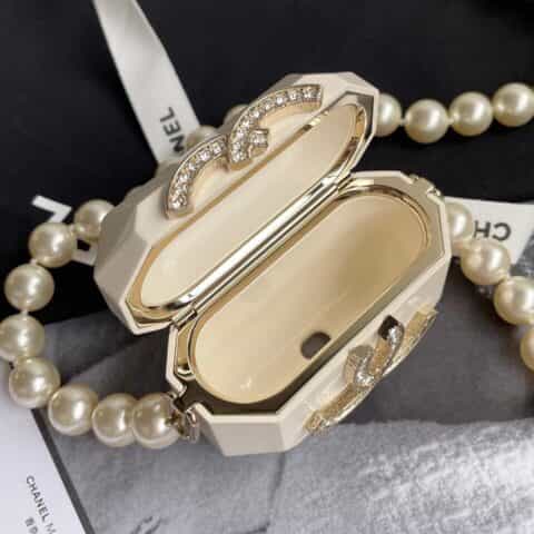 Chanel 2021高级手工坊亚克力AirPods耳机盒子 AB6678白色