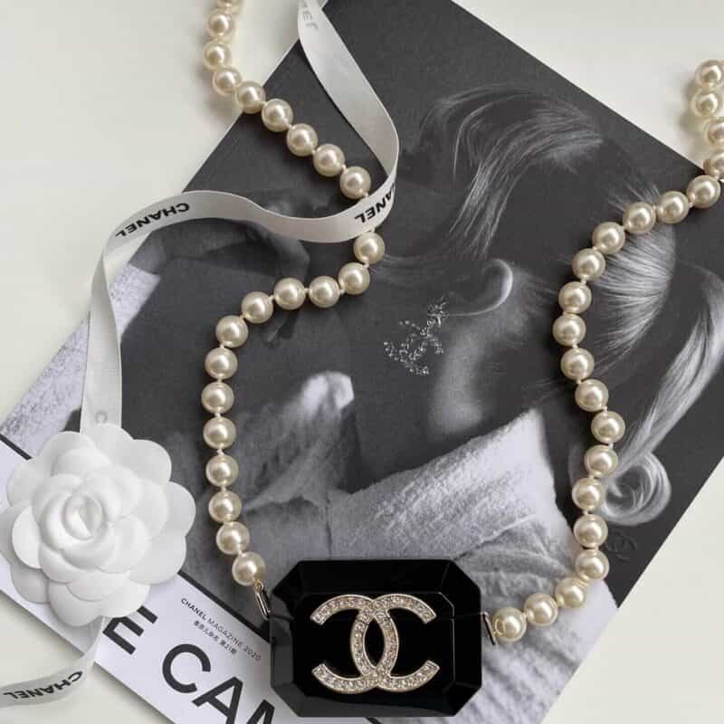 Chanel 2021高级手工坊亚克力AirPods耳机盒子 AB6678黑色