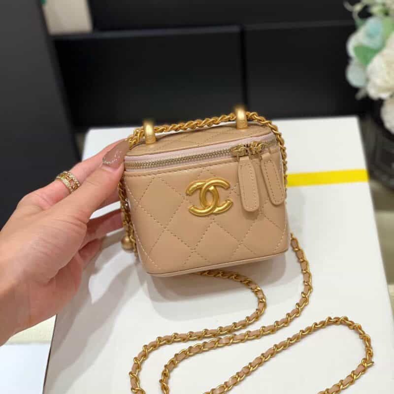 Chanel 高级手工坊双金珠系列盒子斜挎包 AP2292奶茶色