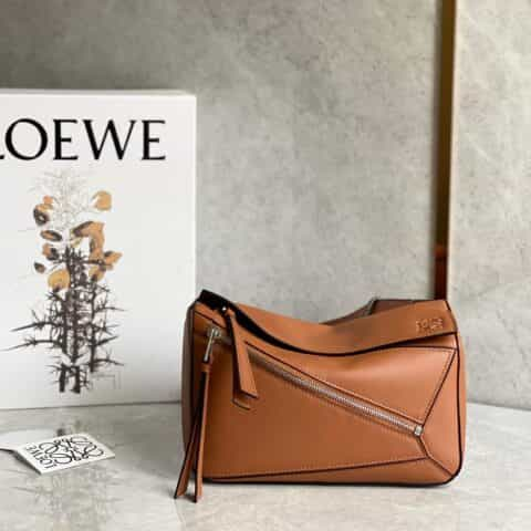 LOEWE罗意威 小牛皮Puzzle系列腰包 0188棕色