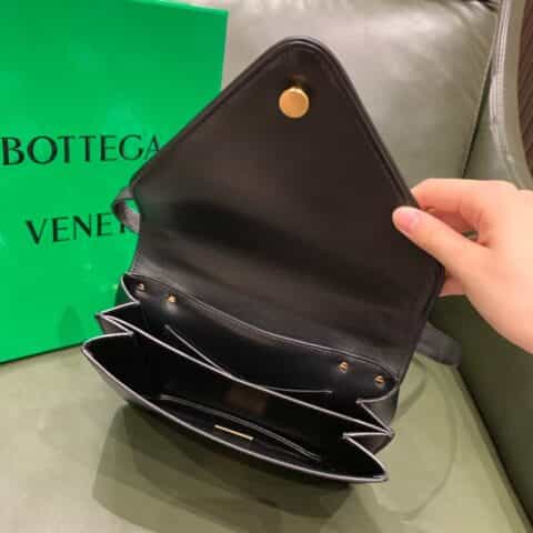Bottega Veneta Mount Bag 667399平纹黑色