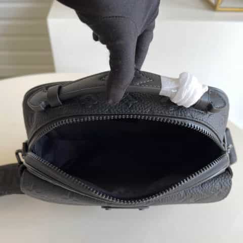 Louis Vuitton LV S Lock 邮差包 M58489