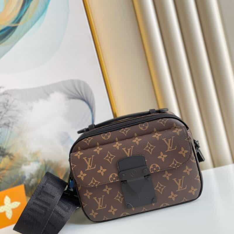 Louis Vuitton LV S Lock 邮差包 M45806