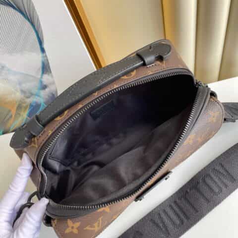Louis Vuitton LV S Lock 邮差包 M45806