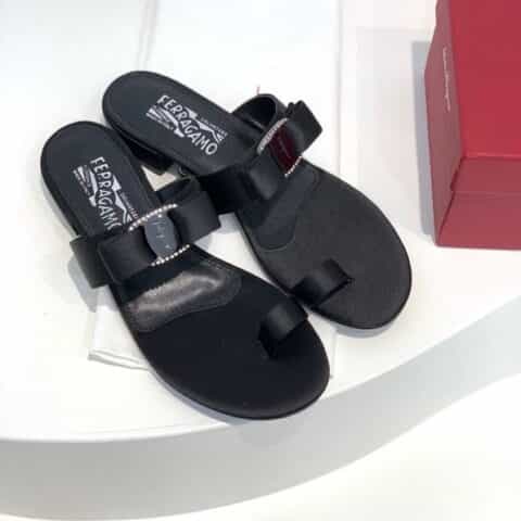 SF salvatore Ferraga*o  菲拉*慕春夏新款蝴蝶结真丝平底套趾一字带凉鞋凉拖