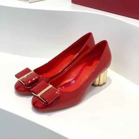 SF salvatore Ferraga*o  菲拉*慕 全新vara超大蝴蝶结圆头梅花跟高跟鞋