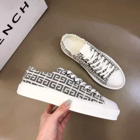 GIVENCHY纪梵希    新品板鞋 情侣帆布CITY运动鞋
