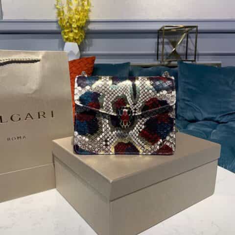 CHANEL香奈儿玛瑙炫彩“Lunar "蟒蛇皮斜挎包61879