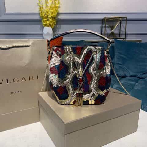 BVLGARI宝格丽白玛瑙炫彩“Lunar "蟒蛇皮水桶包287436