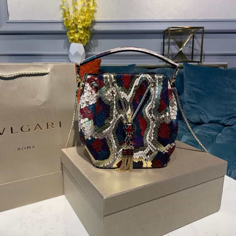 BVLGARI宝格丽白玛瑙炫彩“Lunar "蟒蛇皮水桶包287436