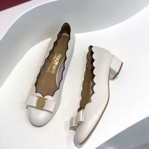 SF salvatore Ferraga*o  菲拉*慕2021新款vara系列扇形波浪边浅口单鞋