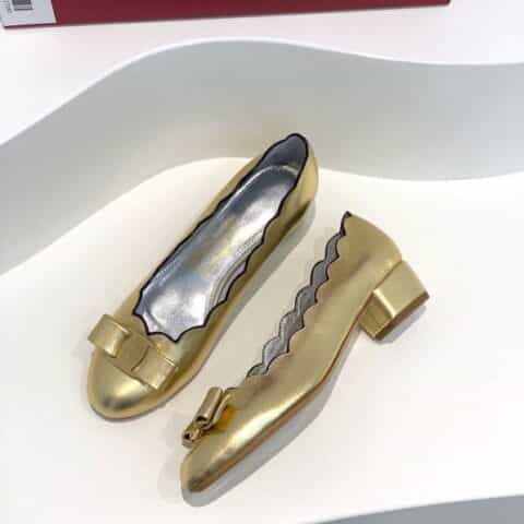 SF salvatore Ferraga*o  菲拉*慕2021新款vara系列扇形波浪边浅口单鞋