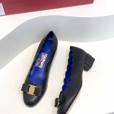 SF salvatore Ferraga*o  菲拉*慕2021新款vara系列扇形波浪边浅口单鞋