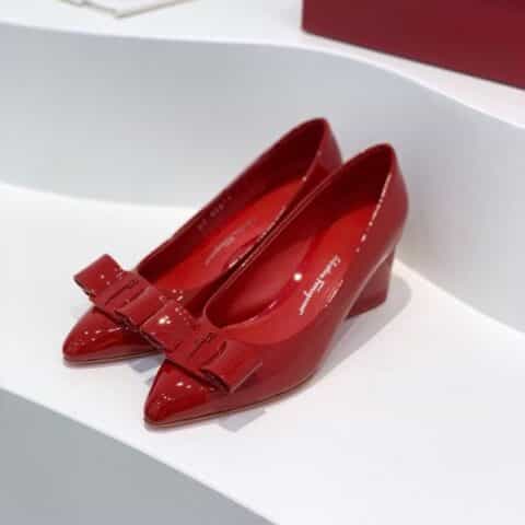 SF salvatore Ferraga*o  菲拉*慕最新糖果色走秀款尖头浅口Viva芭蕾舞鞋