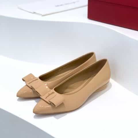 SF salvatore Ferraga*o  菲拉*慕最新糖果色走秀款尖头浅口Viva芭蕾舞鞋