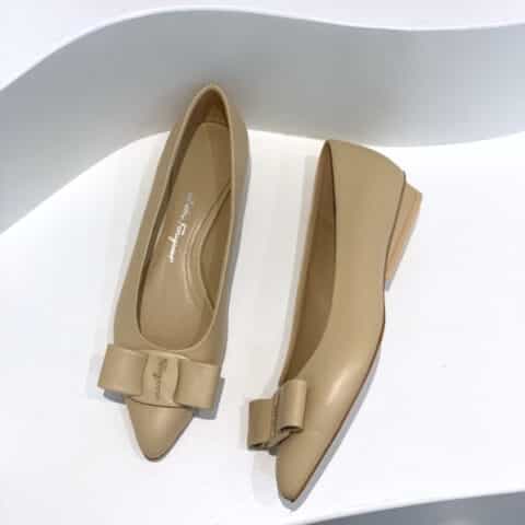 SF salvatore Ferraga*o  菲拉*慕最新糖果色走秀款尖头浅口Viva芭蕾舞鞋