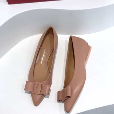 SF salvatore Ferraga*o  菲拉*慕最新糖果色走秀款尖头浅口Viva芭蕾舞鞋