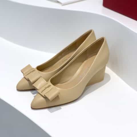 SF salvatore Ferraga*o  菲拉*慕最新糖果色走秀款尖头浅口Viva芭蕾舞鞋