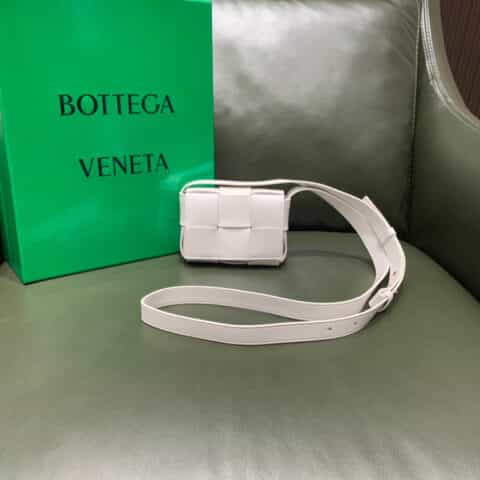 Bottega Veneta Mini Cassette 小包 666688羊皮白色