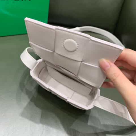 Bottega Veneta Mini Cassette 小包 666688羊皮白色