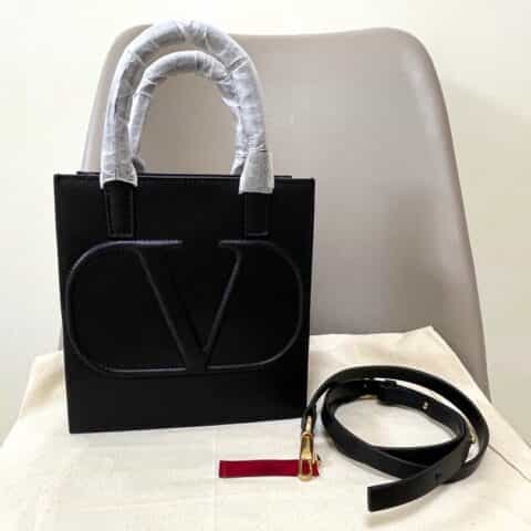 Valentino华伦天奴抛光小牛皮Garavani “VLogo”托特包1053