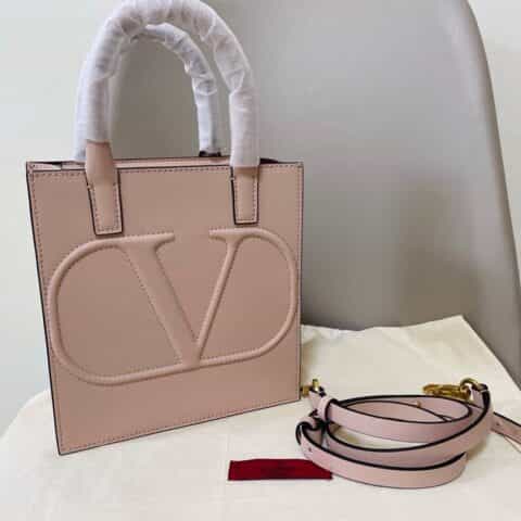Valentino华伦天奴抛光小牛皮Garavani “VLogo”托特包1053