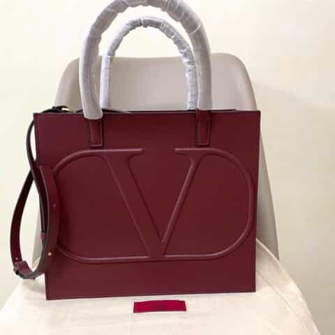 Valentino华伦天奴抛光小牛皮Garavani “VLogo”托特包1052
