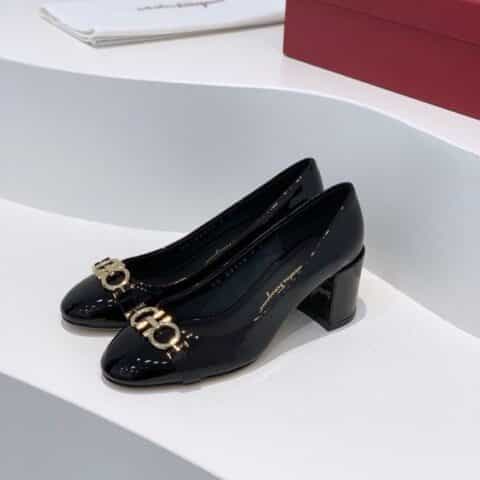 SF Ferraga*o  菲拉*慕 新款圆头马蹄扣粗跟平底单鞋