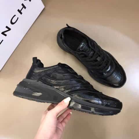 Givenchy纪梵希   2021秋冬新品男士低帮慢跑运动鞋