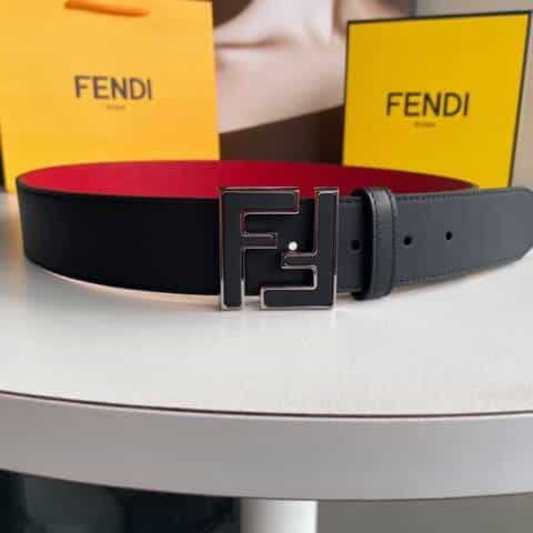 FENDI芬迪   男士FF微标精湛工艺金属扣，头层牛皮双面用腰带