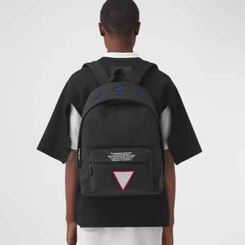 Burberry巴宝莉新款图章尼龙双肩包