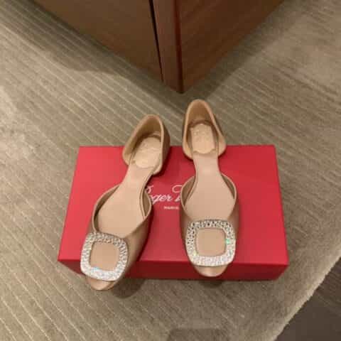 Roger Vivier   RV 经典中空Chips水钻单鞋