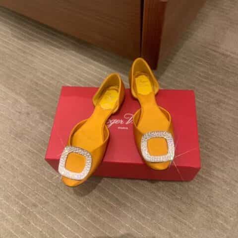 Roger Vivier   RV 经典中空Chips水钻单鞋