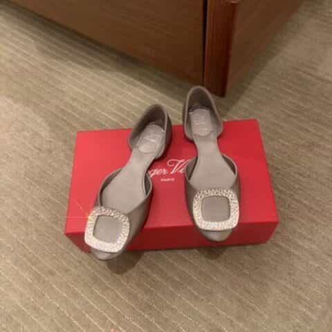 Roger Vivier   RV 经典中空Chips水钻单鞋