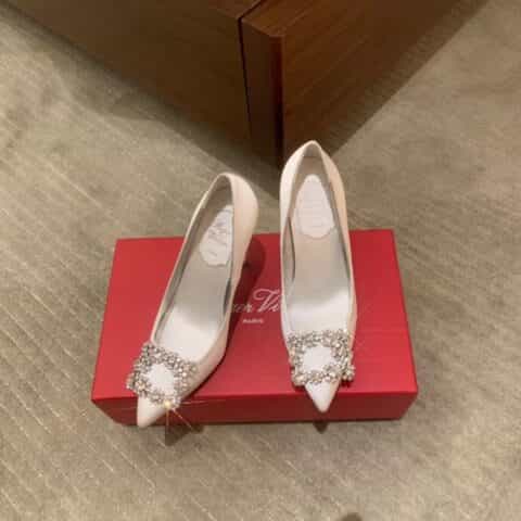 Roger Vivier   意大利真皮大底钻扣真丝 10cm高跟鞋