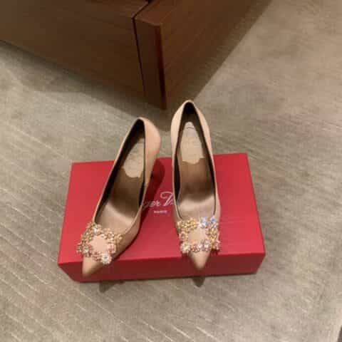 Roger Vivier   意大利真皮大底钻扣真丝 10cm高跟鞋
