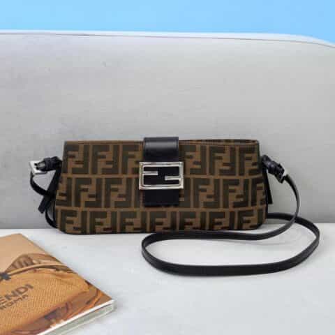 FENDI芬迪帆布老花系列手袋8313